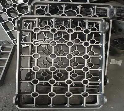 How Do Base Trays Support Efficient Workflow in Heat Treatment Facilities?